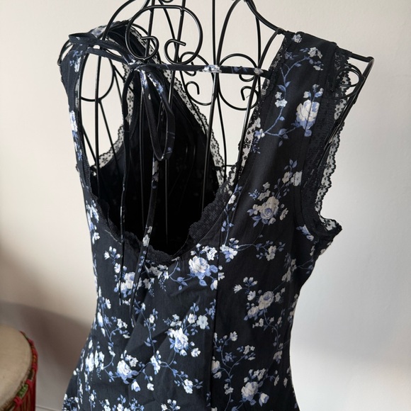 Forever 21 floral dress - Picture 3 of 6